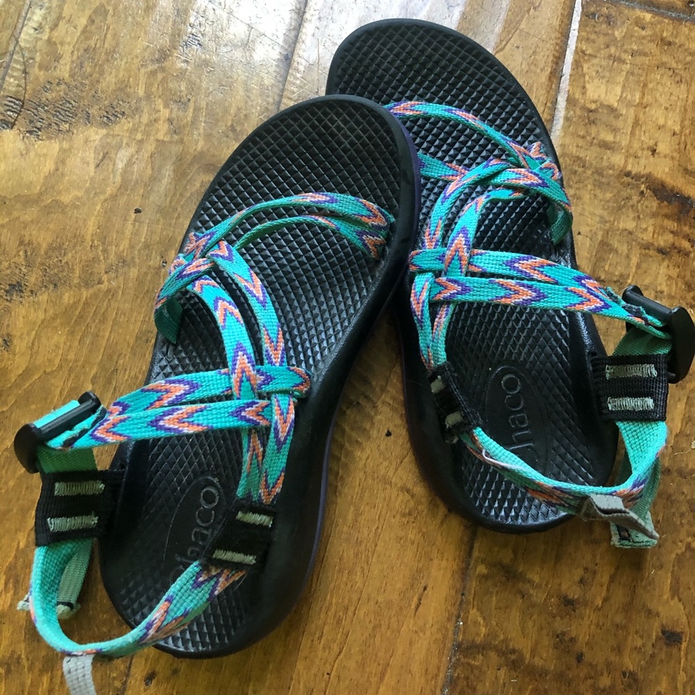 Kids size 2 Chacos